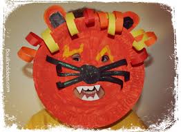 Après tout, quoi de mieux pour les enfants que de se fabriquer un masque de carnaval ?! Diy Carnaval Masque De Lion Feroce