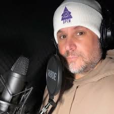 Rachelle Moyer's Instagram, Twitter & Facebook