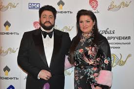 Последние твиты от yusif eyvazov (@eyvazov_yusif). Muzh Netrebko Prishyol V Voshishenie Ot Kravec Solnce V Shou Maska