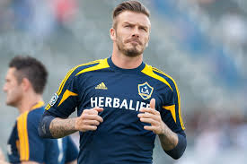 Bei zöpfen auf männerköpfen denken die meisten wohl erstmal an historienfilme. David Beckham Frisuren Die 12 Schonsten Frisuren Zum Ausprobieren