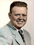 Kelly Vorce's Instagram, Twitter & Facebook