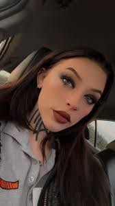 Katelyn Hall's Instagram, Twitter & Facebook