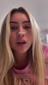 Andrea Pretty's Instagram, Twitter & Facebook