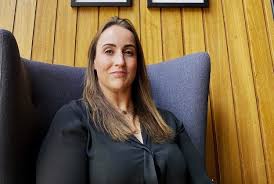 Alex Turner It S Hard To Get Around The Wind Chords R4efxgyory5ywm