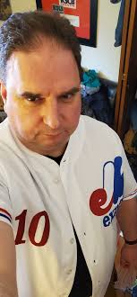 Elaine Chuli wears Andre Dawson jersey at Montreal Victoires game