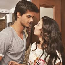 Yok öyle bir şey dedikten sonra uzaklaştı. 2 Bolum 2015