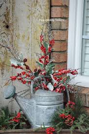20 Beautiful Ideas To Decorate The Outside Of Your Home Decoration Tips An Outdoor Christmas Decorations Christmas Decorations Rustic Christmas Porch Decor