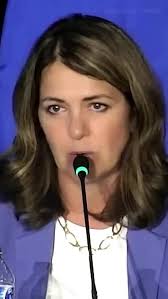 Way to go Danielle Smith true leader take a good look CON MAN CARNEY HERE  IS WHAT A REAL LEADER IS