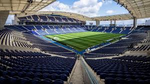 City fan and birthday boy noel gallagher has travelled to porto to cheer on guardiola's side. Manchester City Gegen Fc Chelsea 16 500 Fans Beim Champions League Finale Fussball Bild De