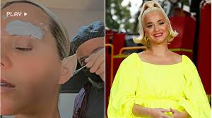 Katy perry calls orlando bloom 'the giver of my greatest gift' in sweet father's day tribute orlando bloom shares baby daughter daisy dove, 9 months, with katy perry and son flynn, 10, with ex. Katy Perry Bleached Eyebrows For Her Tinker Bell Costume On American Idol Allure
