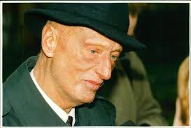 Paul Eddington in st pauls church.