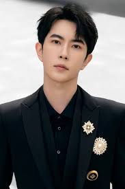 Vu Mông Lung qua đời gợi nhớ sự ra đi của nam thần quá cố Kiều Nhậm Lương