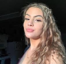 Autumn Proffitt's Instagram, Twitter & Facebook