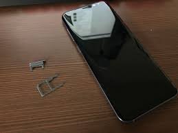 Insert the ejection pin into the hole on the tray to loosen the tray. Sim Card Tray Broke As I Was Removing It From Phone Samsung Support Told Me That It S Physical Damage And Not Covered By Warranty Can T Send Me A New Sim Tray Galaxys8