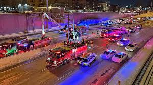 The crash took place around 5:45 a.m. 2 Killed 1 Seriously Injured In Crash Involving Chrysler 300 On Sb Dan Ryan Expressway Just Before Wentworth Ave Chicago Cardinal News