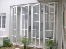 Detail pintu geser, gambar pintu sliding upvc, gambar pintu sliding aluminium, pintu sliding 3 daun. Pintu Taman Belakang Minimalis Mewah Modern