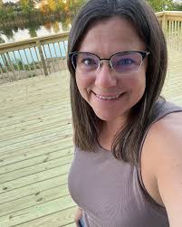 Heather Lairmore's Instagram, Twitter & Facebook