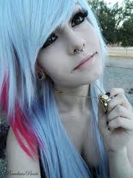 Emo girls have dyed hair with asymmetrical lines and sometimes one can find nerdy glasses perched on their noses as well. 155 Best Emo Hairstyles For Girls