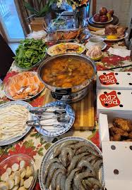 Celebrate christmas eve and try out some new seafood recipes at the same time! Celebrating Christmas Dinner Part 2 With The Other Half Of The Family Seafood Hot Pot And Of Course Korean Wings Dining And Cooking