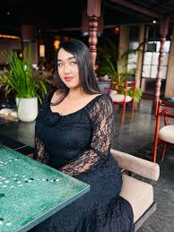 Monica nude photo 5