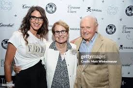 Author Tami Holzman, Idell Natterson, and Joseph Natterson attend the...  News Photo