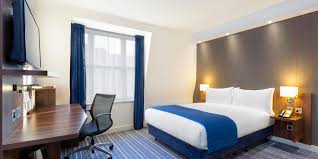We offer complimentary hot breakfast and free local phone calls. Southwark Hotel Holiday Inn Express London Southwark