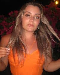 Olivia Amos's Instagram, Twitter & Facebook