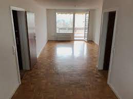 Finde 1.230 angebote für 3 zimmer wohnungen zum verkauf in freiburg zu bestpreisen, die günstigsten immobilien zum verkauf ab € 48.000. 3 Zimmer Wohnung Zu Vermieten 79114 Freiburg Mapio Net