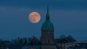 Enjoy the videos and music you love, upload original content, and share it all with friends, family, and the world on youtube. Supermond Am 7 8 April 2020 Wann Und Wo Der Grosste Vollmond Des Jahres Am Besten Zu Sehen Ist Wetter De