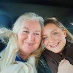 Diane Mckendry's Instagram, Twitter & Facebook