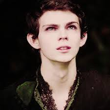 Panry Au Peter Falling Through A Portal Peter Pan Ouat Robbie Kay Peter Pan Peter Pan
