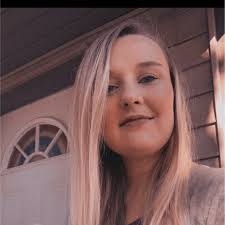 Brooke Bible's Instagram, Twitter & Facebook