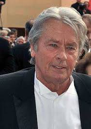 Anouchka cerca di spiegare al padre che oggi chiamarsi delon rende la vita difficile. Cosa Ci Nasconde Il Bellissimo Attore Francese Dagli Occhi Di Ghiaccio Alain Delon