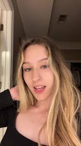 Savannah Berg's Instagram, Twitter & Facebook