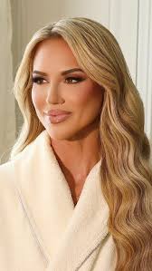 @marcellaraneri glam for Armani prive Paris fashion week. , Video  @edgarmartin__ , Hair @bychrismartin, Makeup @candicerenae_ , #glam #hair  #video #makeup #paris #armaniprive