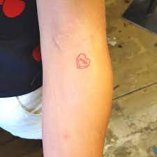 77 Cute And Minimalist Small Tattoo Ideas For Women Ecemella Tattoos Red Ink Tattoos Tiny Tattoos
