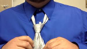 A properly tied full windsor, in my opinion, is one definition of yes, i am a. How To Tie A Half Windsor Knot With Dimple Youtube