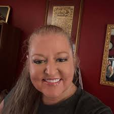 Something feels... wrong? I thought John only became a hunter after Mary  died... and when Sam and Dean went back to the past and John learned that  his wife was a hunter,