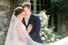 Der schöne farbton wirkt sehr elegant. Was Ist Die Modernste Wahl Fur Die Heutige Hochzeit Elfenbein Brautkleider Brautjungfernkleider Brautkleider Hochzeitskleider Babaroni Blog