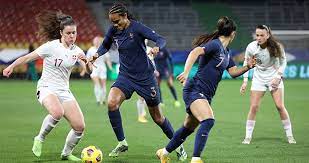 Longtemps restées dans l'ombre de leurs homologues masculins, les bleues ont enfin trouvé leur place à la télévision et dans. France Suisse Une Premiere Reussie Football Club De Metz Infos Fc Metz Entrainements Fc Metz Videos Fc Metz