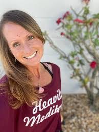 Lori Trull's Instagram, Twitter & Facebook