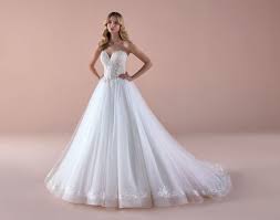 Tutte le nuove collezioni abiti da sposa 2021. Moda Sposa 2020 Collezione Romance Roa20061 Abito Da Sposa Nicole Romance Wedding Dress Wedding Dresses Elegant Ball Gowns