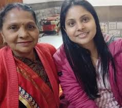 बिना कोचिंग सिर्फ 26 साल की उम्र में बनीं IAS, जानें कितने घंटे करती थी  पढ़ाई