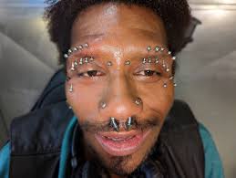 I did Warren's 10th eyebrow today. All the eyebrows and the bridge were  done by Seth, I think the anti-eyebrows were Sticcky.