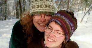 Julie Winans's Instagram, Twitter & Facebook