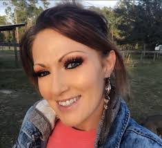 Cyndi Kidd's Instagram, Twitter & Facebook