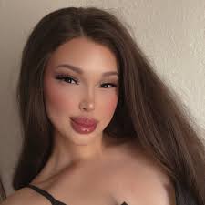 🚨Devon Sawa — the man who played Stan in Eminem's Music Video — just  dropped a pic of Eminem meeting his son. 25 years later. Full circle moment  ❤️