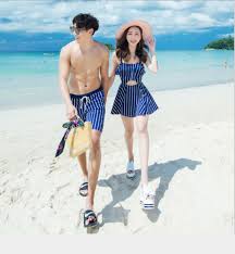 Sebagai destinasi wisata, bali memiliki beragam tempat untuk dikunjungi. Gaya Foto Couple Di Pantai Gaya Selfie