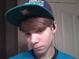 Logan Nichols (@lamaasquadd)