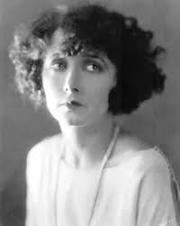 Mae Busch (@MaeBuschLH)